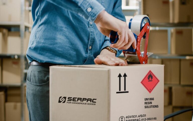 When Should a UN 4G Box Be Used for Dangerous Goods?